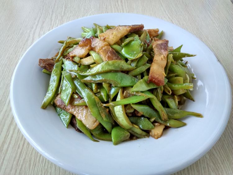 回锅肉炒绿龙豆角