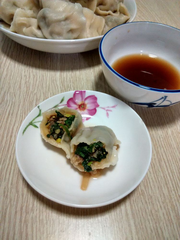 荠菜大葱猪肉饺子