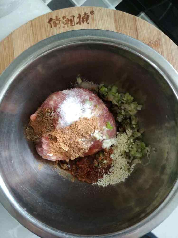 炸萝卜肉丸子