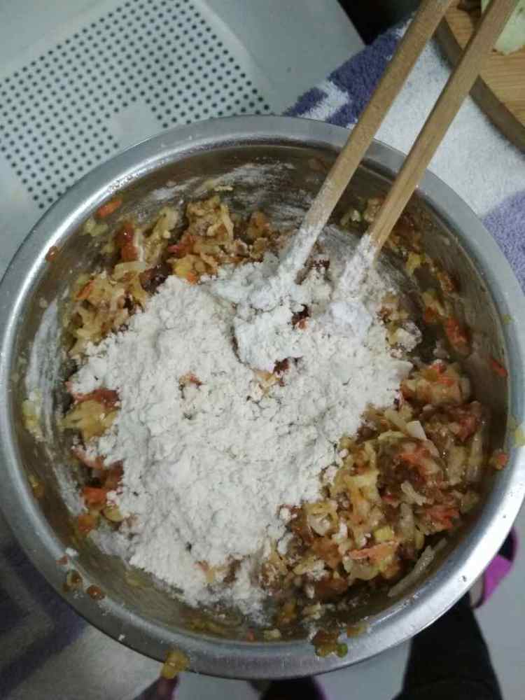 炸萝卜肉丸子