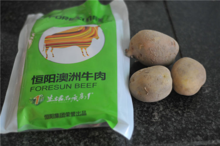 香辣牛腩炖土豆