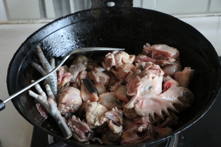 野山菌土豆烧鸡公