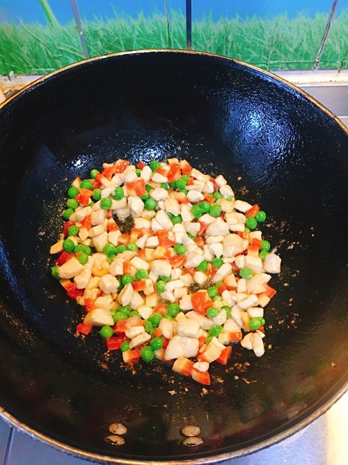 咖哩豌豆鸡肉饭