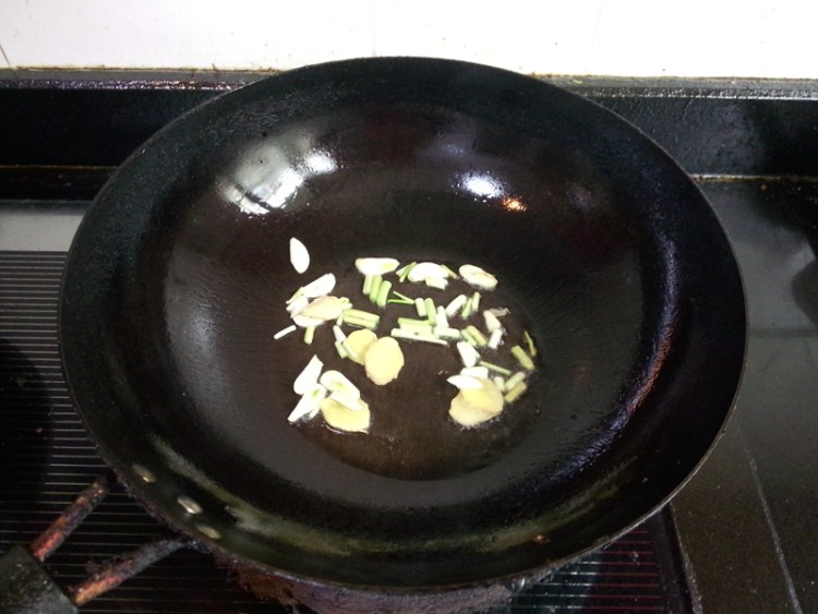 尖角子鱼炖豆腐