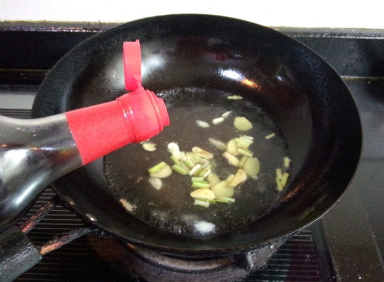 尖角子鱼炖豆腐