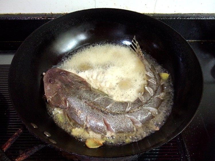 尖角子鱼炖豆腐