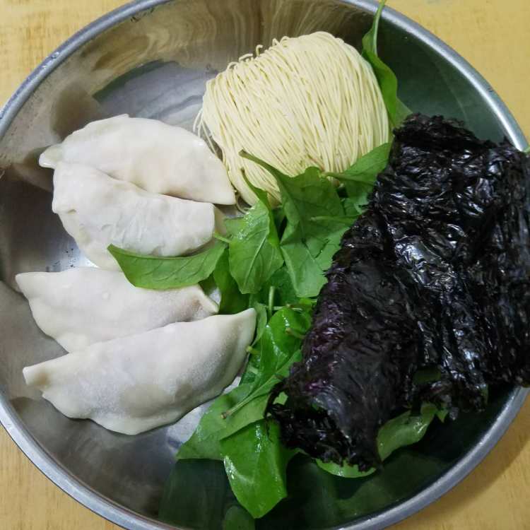 紫菜煮饺子面