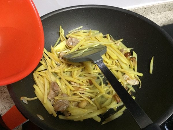 肉片炒土豆丝