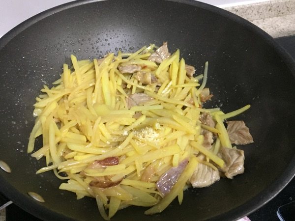 肉片炒土豆丝