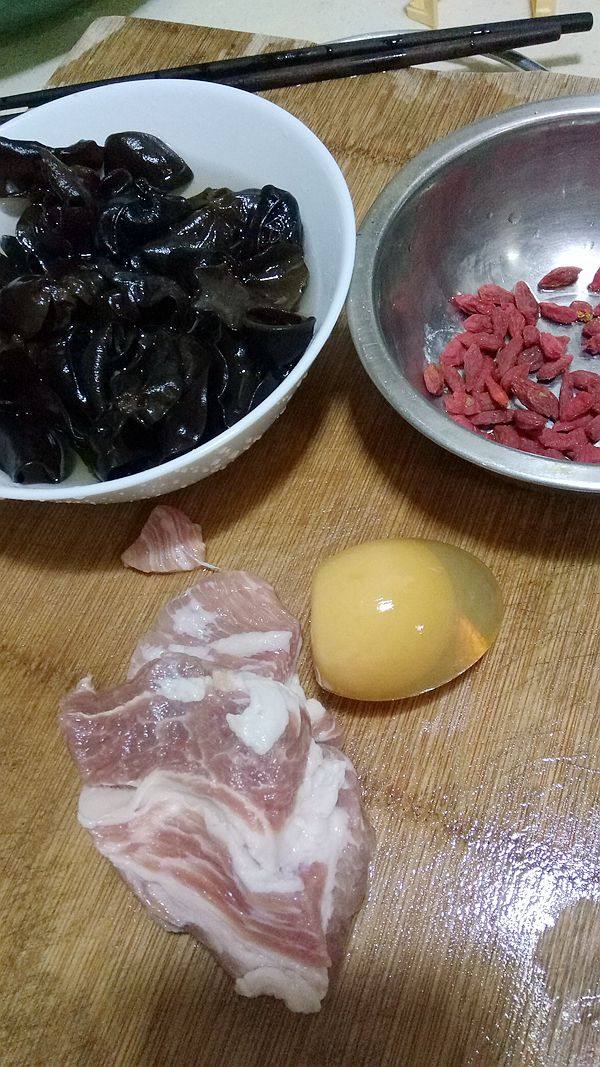 皮蛋木耳蒸肉饼