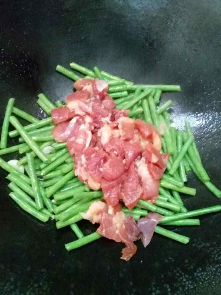 豆角炒肉片