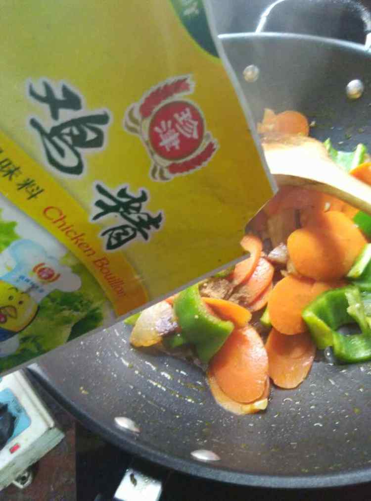 胡萝卜青椒炒腊肉