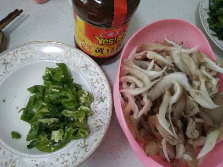 青椒炒平菇