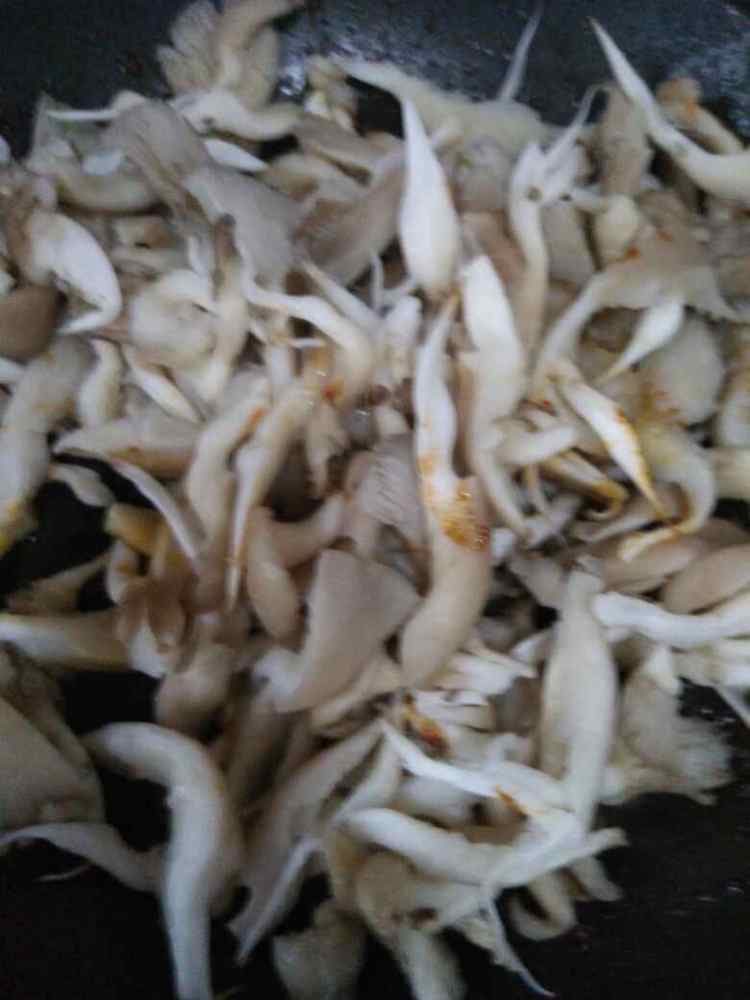 青椒炒平菇