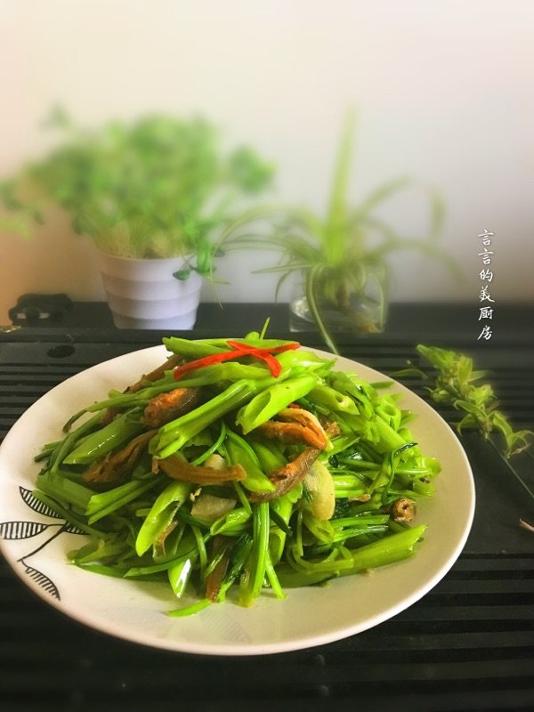 空心菜炒小鱼干