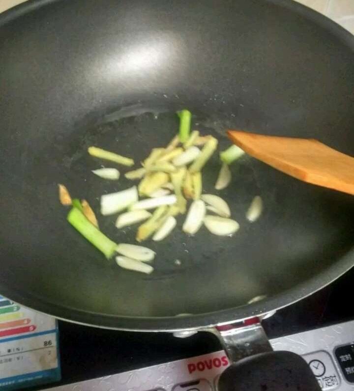 炒芹菜