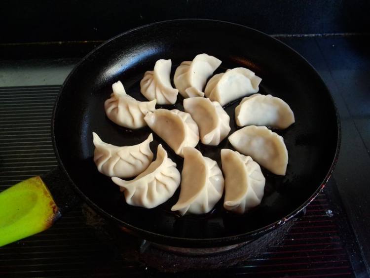 小白菜鸡蛋煎饺