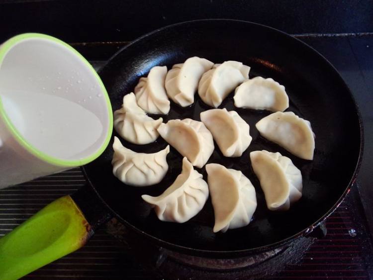 小白菜鸡蛋煎饺