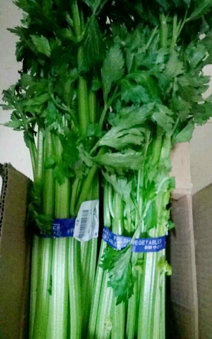 拌芹菜