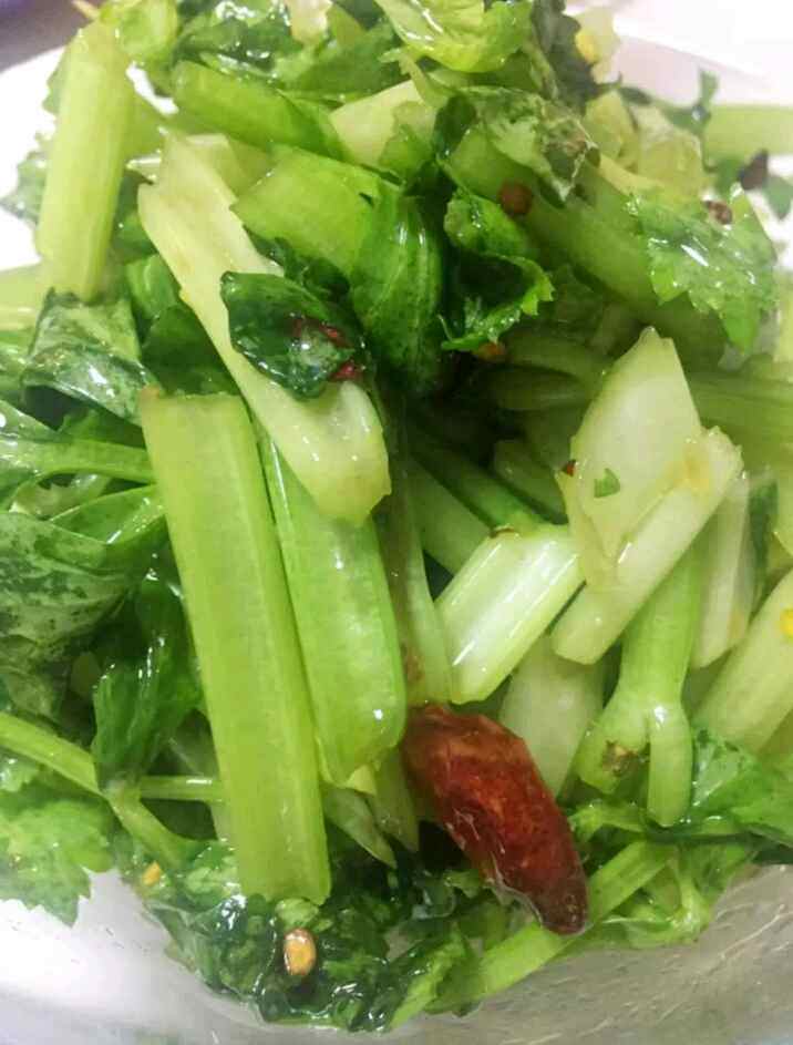 拌芹菜