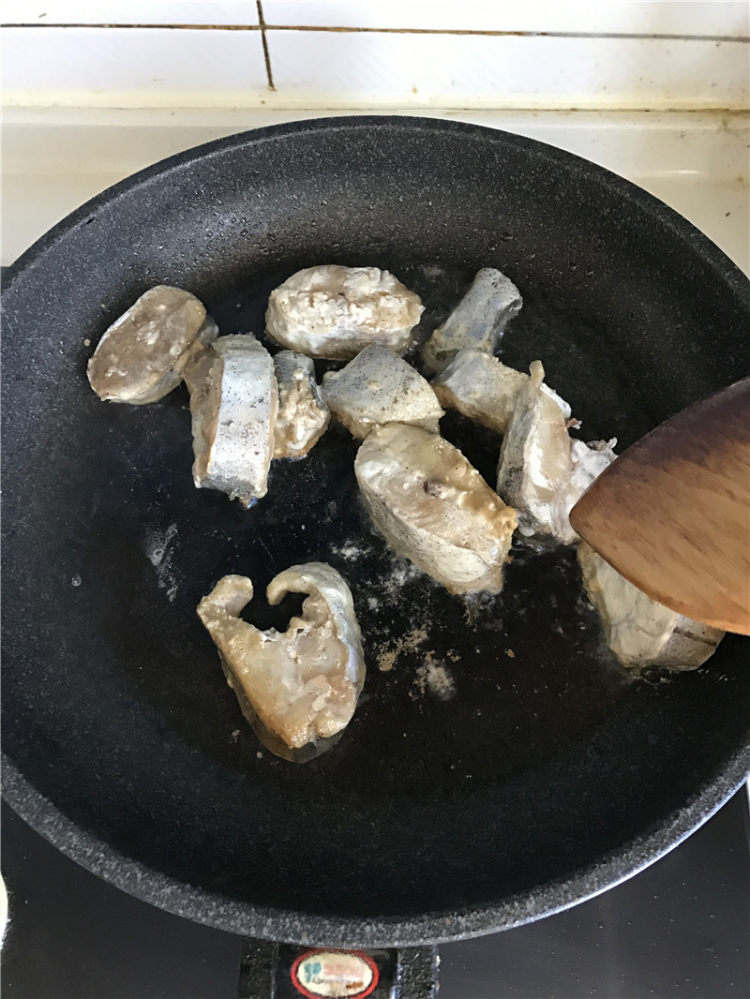 鳕鱼炖豆腐