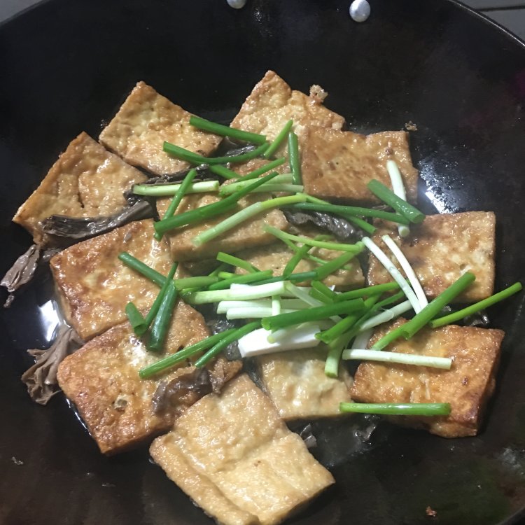 黑腐竹焖豆腐