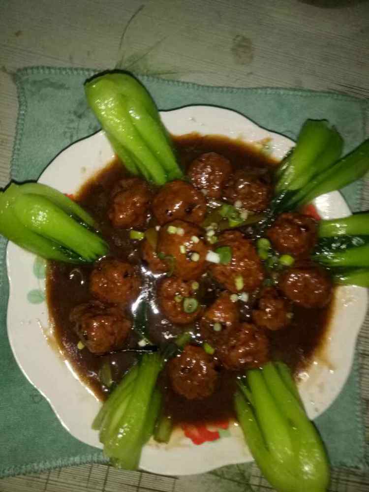 红烧狮子头