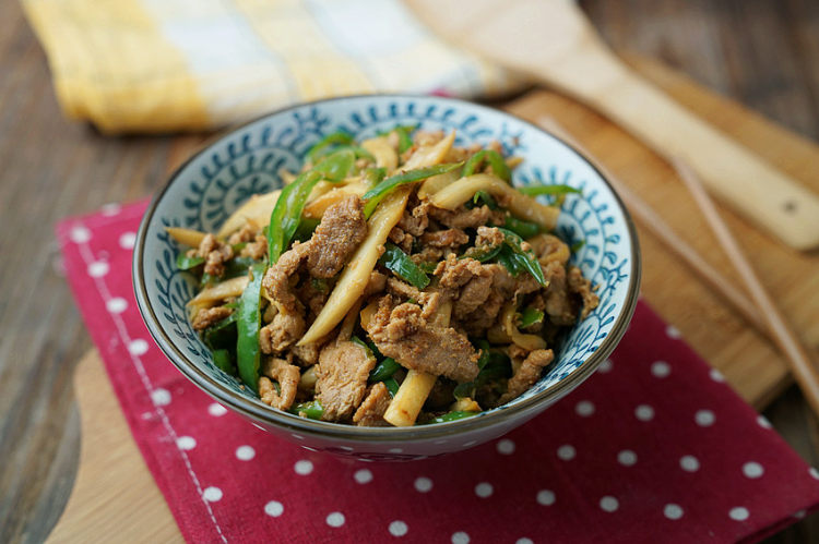 鸡腿菇炒肉