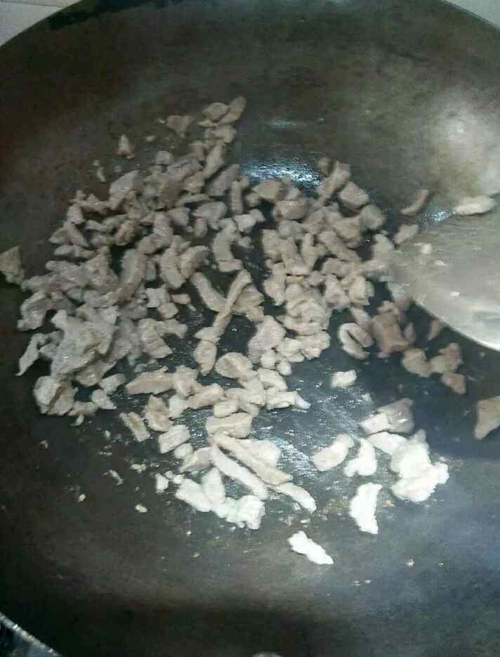 豌豆炒肉丁