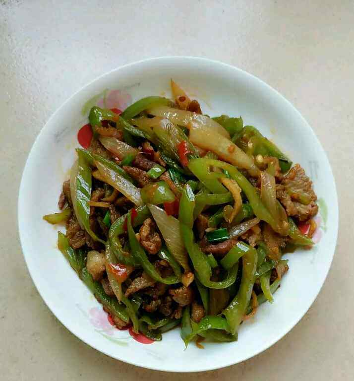 洋葱青椒炒肉