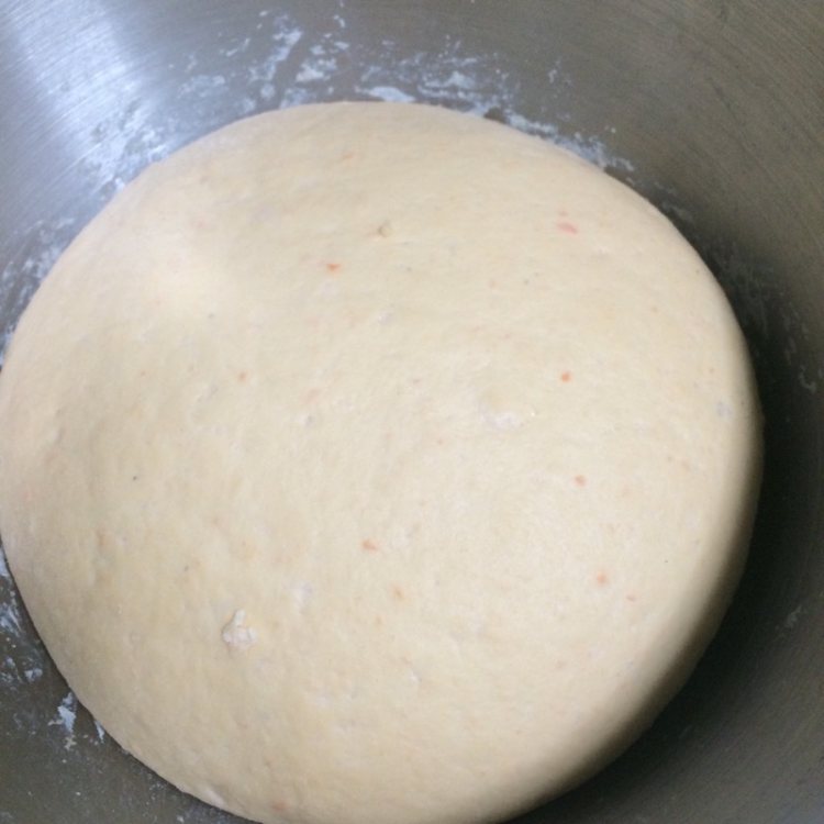 胡萝卜鲜笋肉包