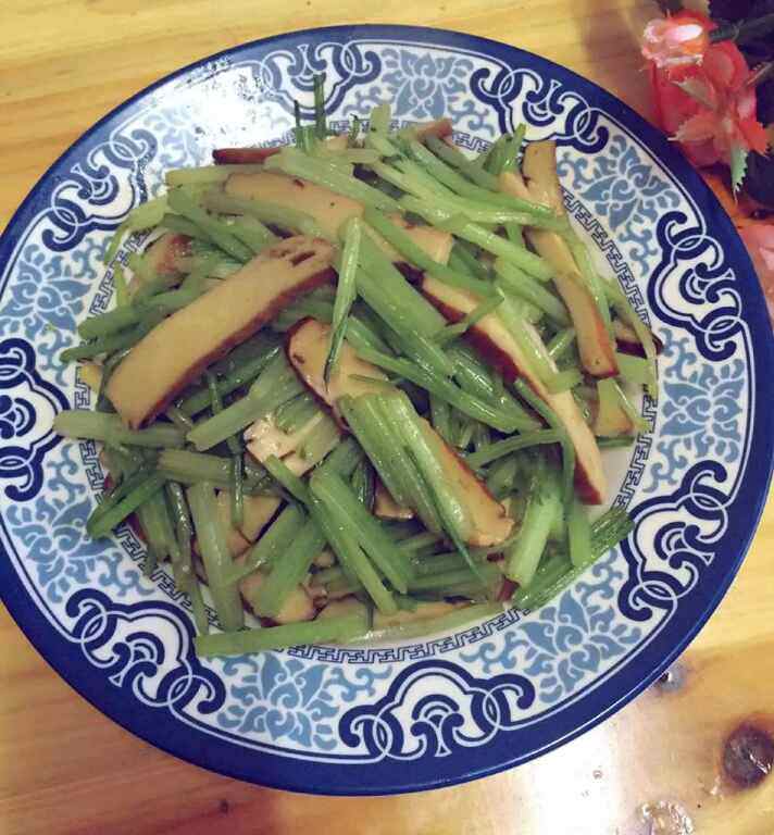 芹菜炒豆干