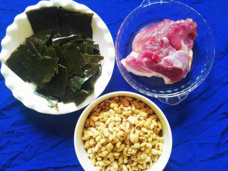 豆子肘子一锅炖
