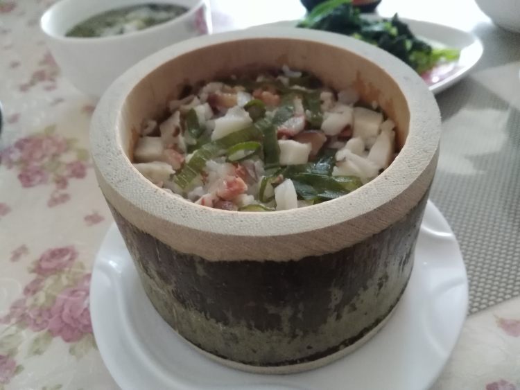 腊肠香菇竹桶饭