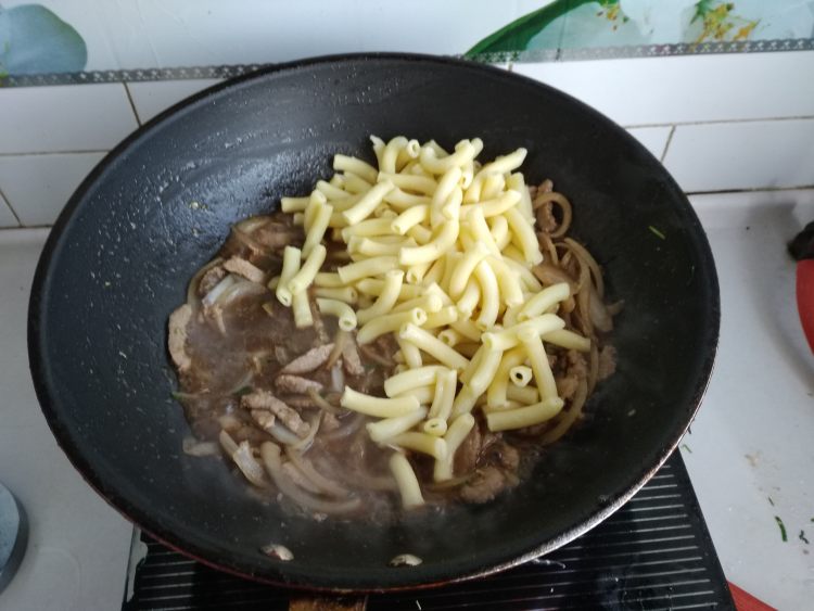 肉丝炒意大利面