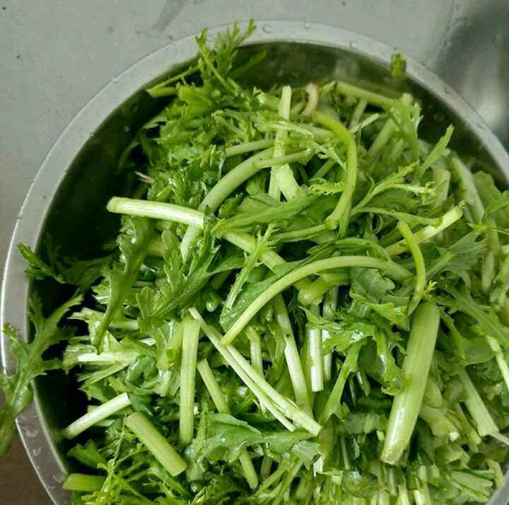 茼蒿海鲜豆腐