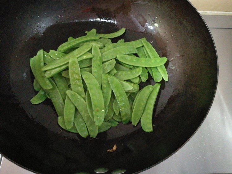 荷兰豆腰果炒肉