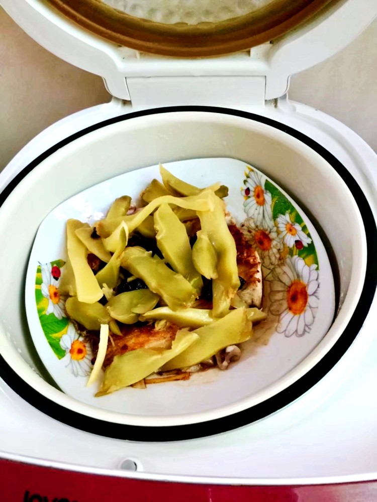 榨菜蒸鱼块
