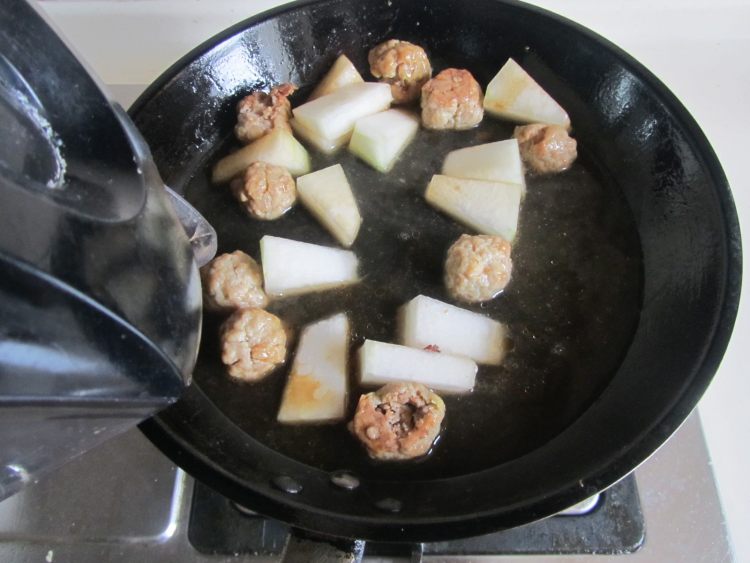 杂蔬冬瓜烧土豆丸