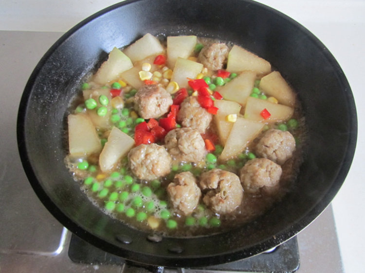 杂蔬冬瓜烧土豆丸