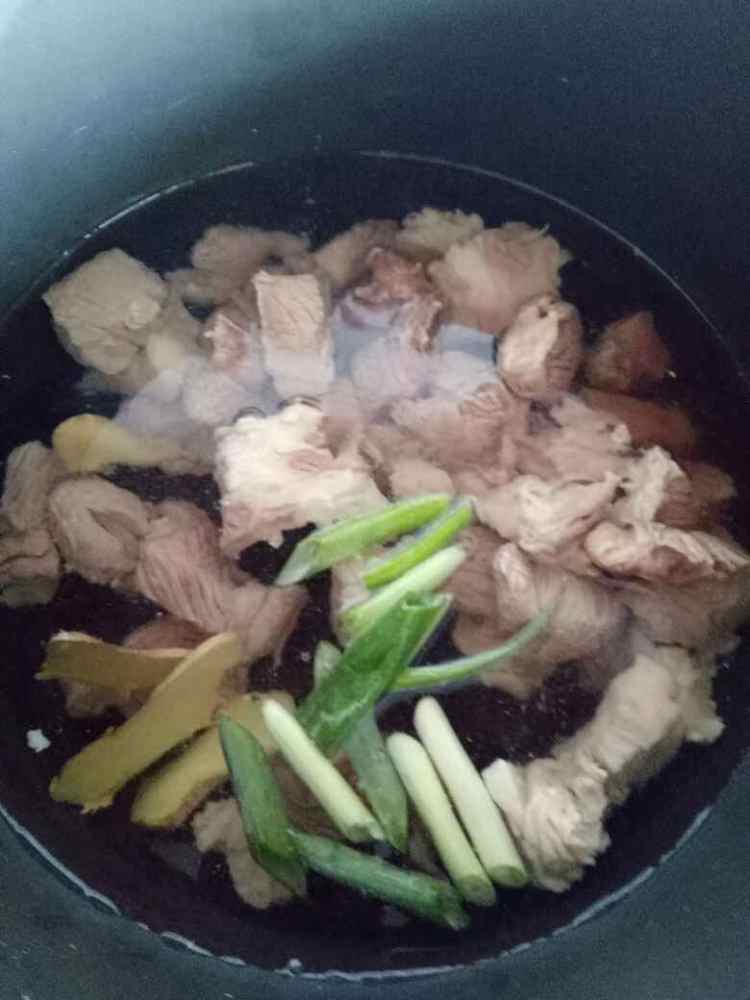 土豆牛肉炖西红柿