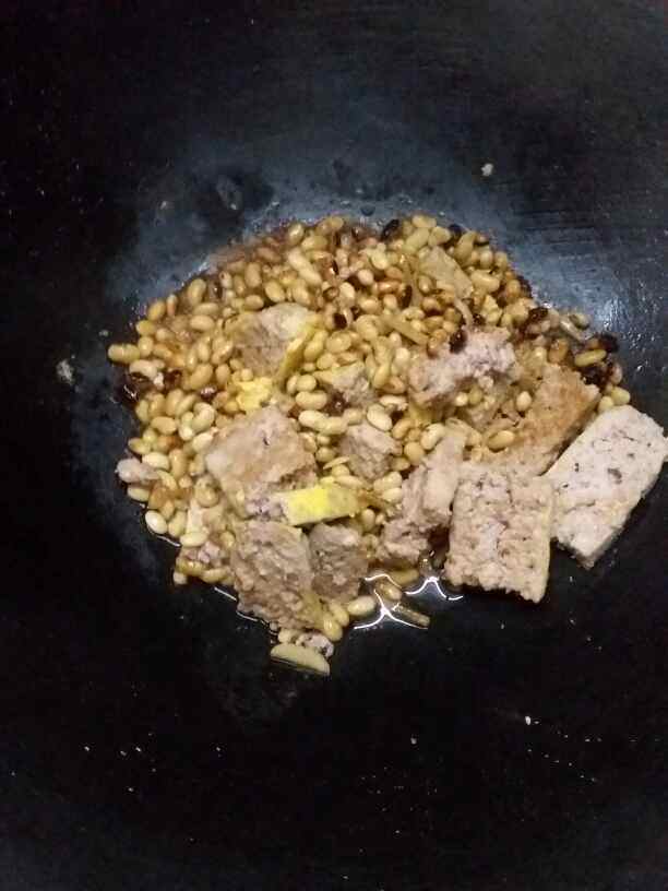 午餐肉炒黄豆