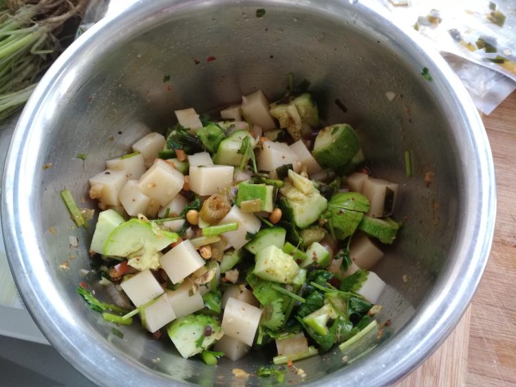 黄瓜拌米豆腐