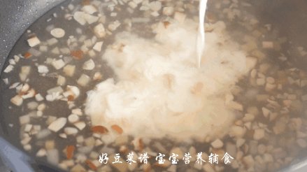 奶香菌菇浓汤