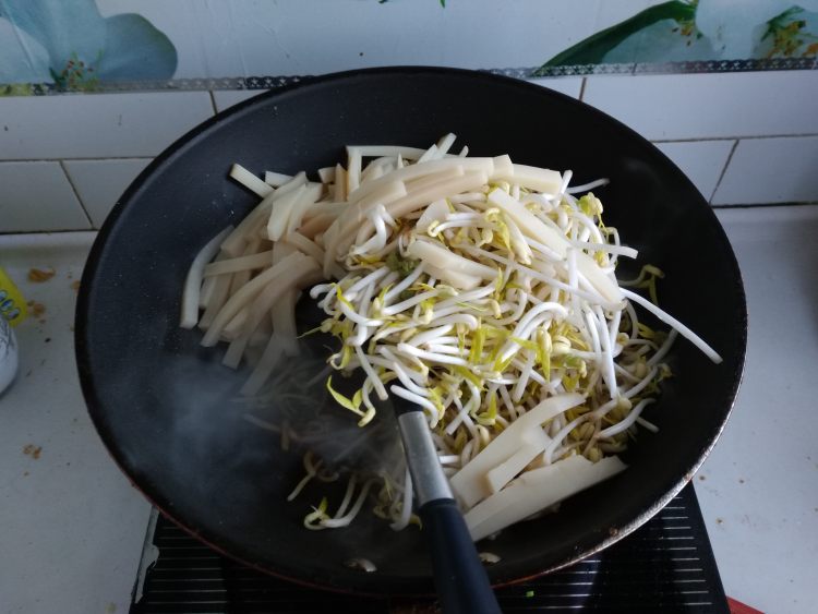 米豆腐炒绿豆芽