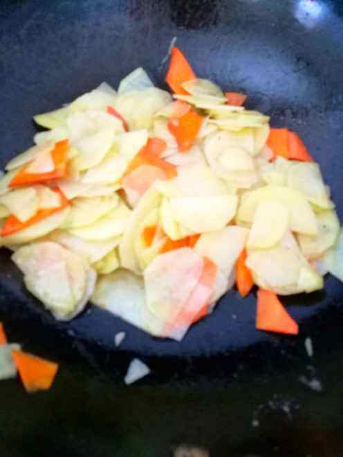 素炒土豆胡萝卜片
