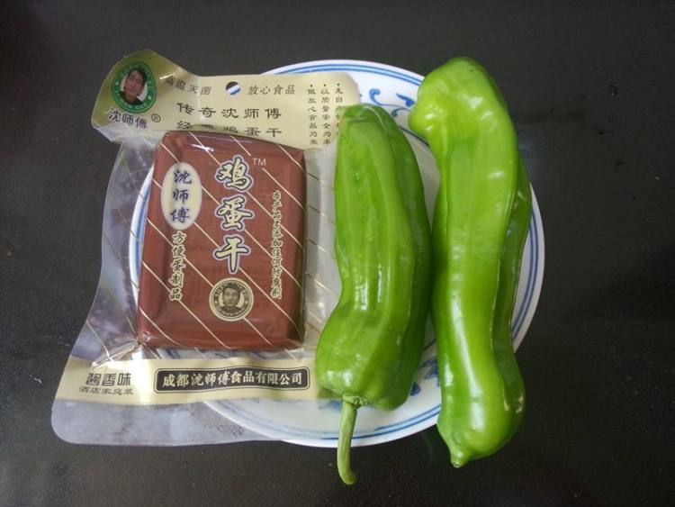 辣椒炒鸡蛋干