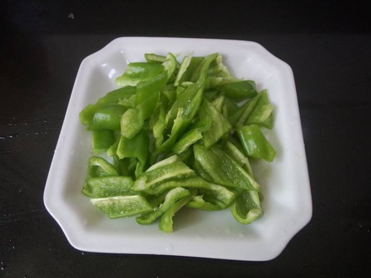 辣椒炒鸡蛋干
