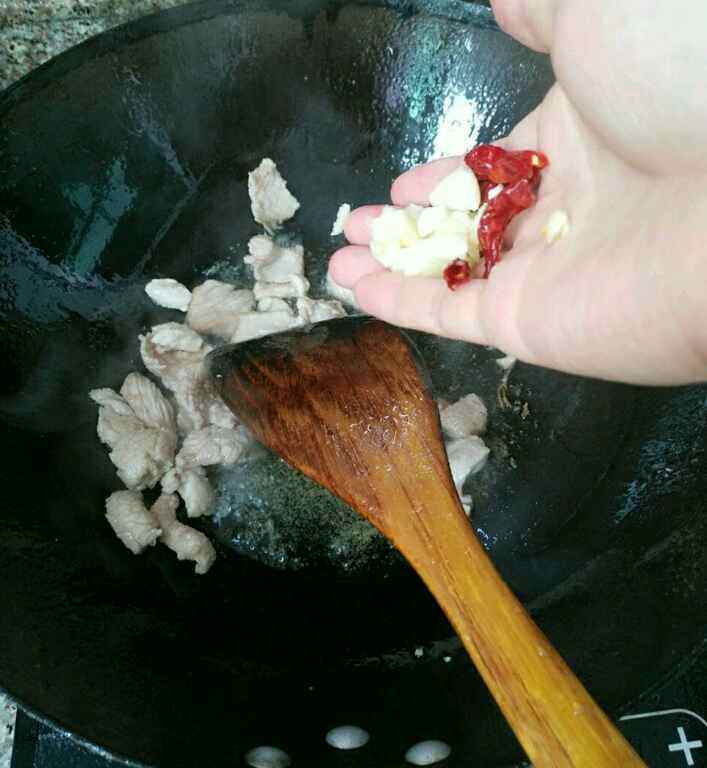 蒜薹炒肉片