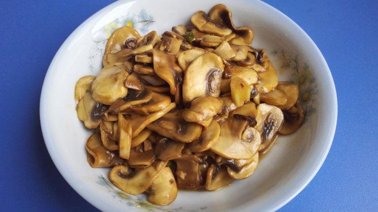 炒圆蘑菇